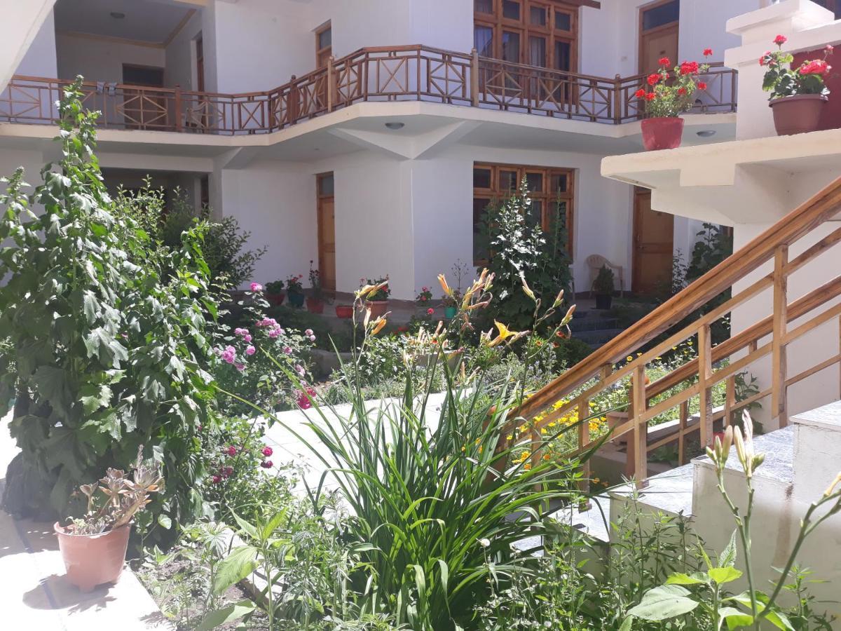 Smanla Guest House Leh Exterior photo